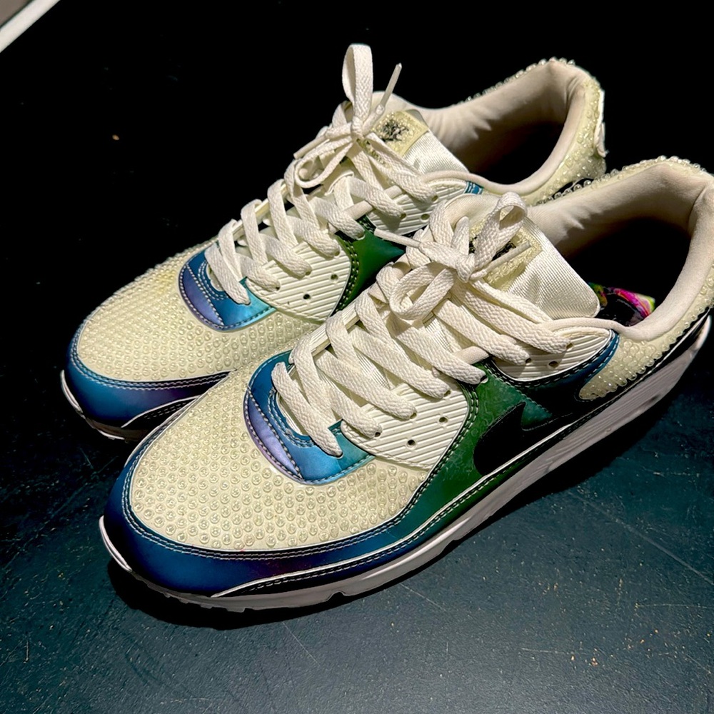 Nike Air Max 90 'Bubble Pack White
sz13 m.